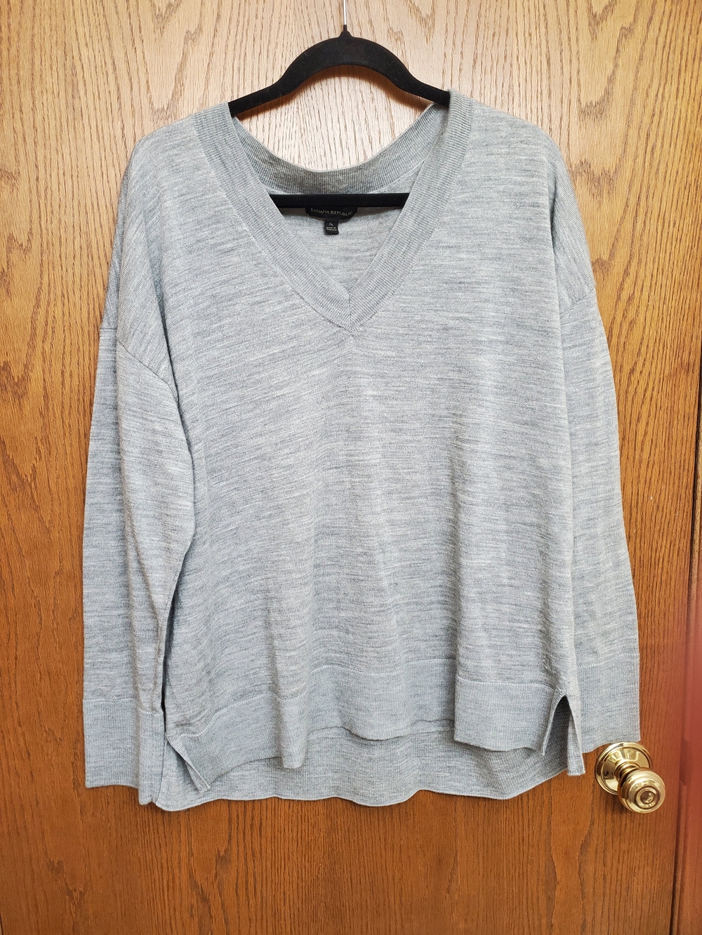 Banana Republic XL Heather Gray V-Neck Pullover Sweater 100% Merino Wool